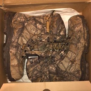 Hunting boots, like new, only worn once